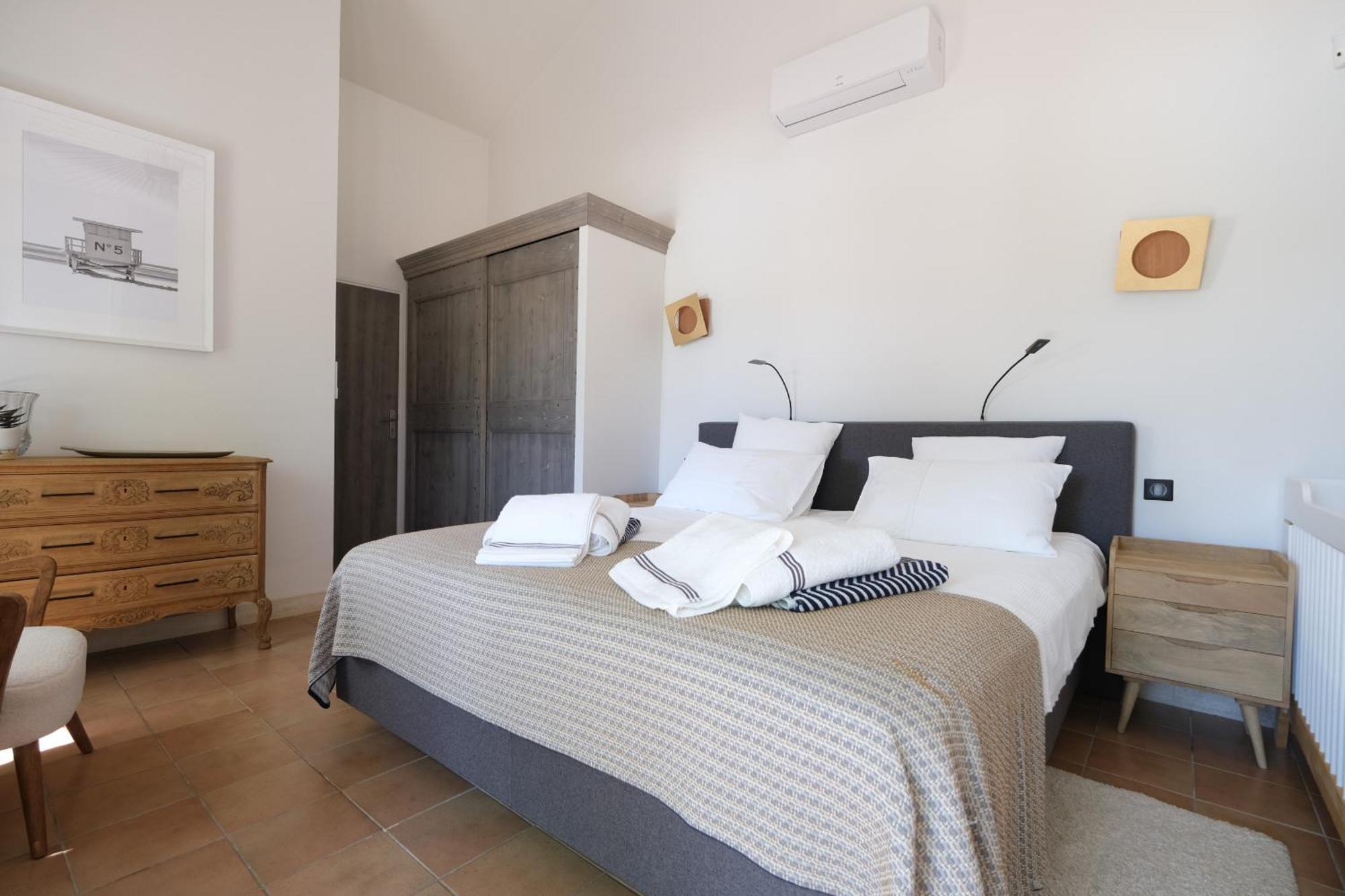 Provencal House With Heated Pool, View Of The Luberon In Robion - Accommodates 12 People. Luaran gambar
